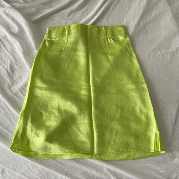 Aritzia Babaton Skirt - Picture 2 of 3